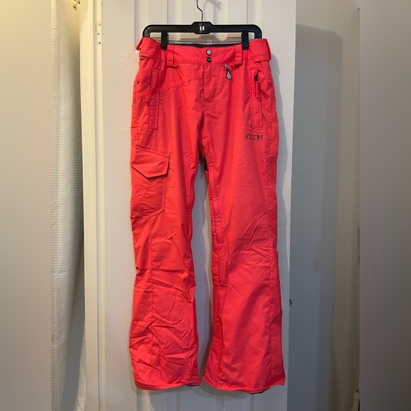 Volcom Snowboarding Pants - Picture 2 of 10